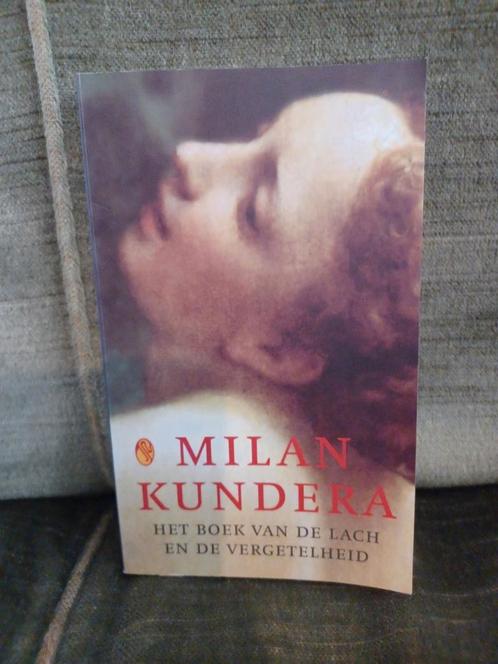Het boek van de lach en de vergetelheid    (Milan Kundera), Boeken, Literatuur, Zo goed als nieuw, Europa overig, Ophalen of Verzenden