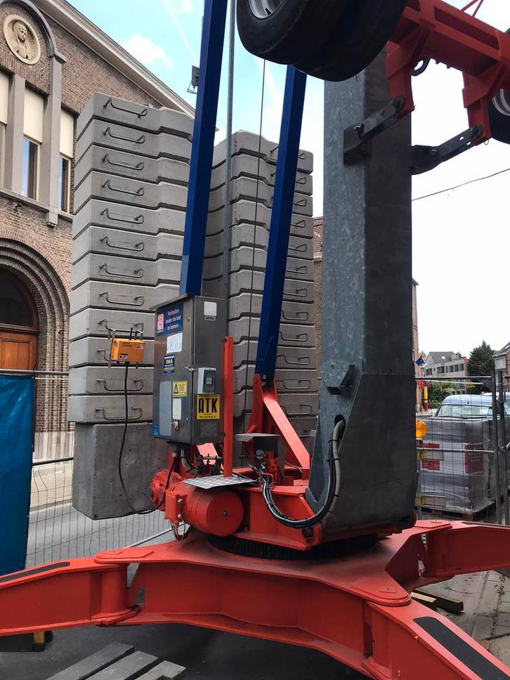 Grue de chantier Arcomet A28H reconditionnée de 2007, Articles professionnels, Machines & Construction | Grues & Excavatrices