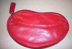 AVON: Kleine toilettas of... portemonnee, Handtassen en Accessoires, Toilettassen, Ophalen of Verzenden, Nieuw, Rood, Dame