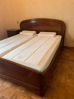 Bed met matras en nachtkastje, Ophalen, Zo goed als nieuw