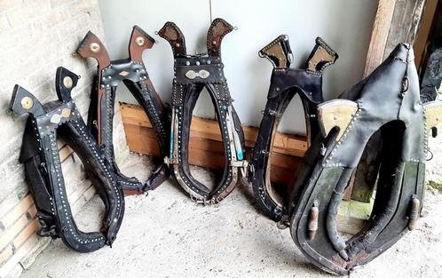 🔴 5 X ANTIEKE HAMEN + KAR ZADEL, ,VOOR DECORATIE Á15 €  🔴, Dieren en Toebehoren, Paarden en Pony's | Hoofdstellen en Tuigage