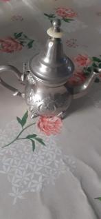 2 theepotten  1 zilver 1goudkleur, Antiek en Kunst, Ophalen