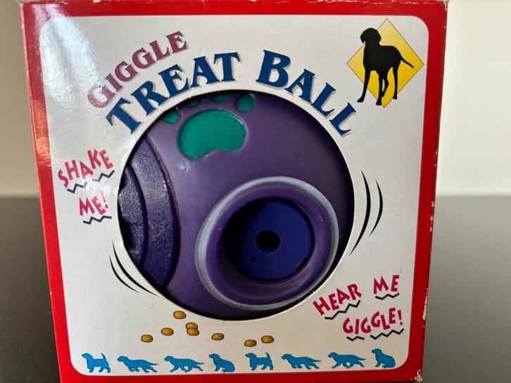 Giggle Treat Ball (honden speelgoed), Dieren en Toebehoren, Hondenspeelgoed, Zo goed als nieuw, Intelligentiespeelgoed, Ophalen of Verzenden