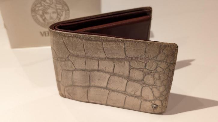 Authentieke Versace portefeuille in kroko, Handtassen en Accessoires, Portemonnees, Gebruikt, Overige merken, Beige, Leder, Ophalen