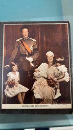 Ancien livre d'illustrations sur l'ancienne famille royale, Enlèvement ou Envoi, Comme neuf