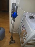 Dyson dc45 support mural+ 2embouts +brosse motorisé, Ophalen of Verzenden, Zo goed als nieuw, Reservoir