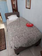 Box Spring met matras . Kleur taupe., Huis en Inrichting, Slaapkamer | Boxsprings, Ophalen, Zo goed als nieuw