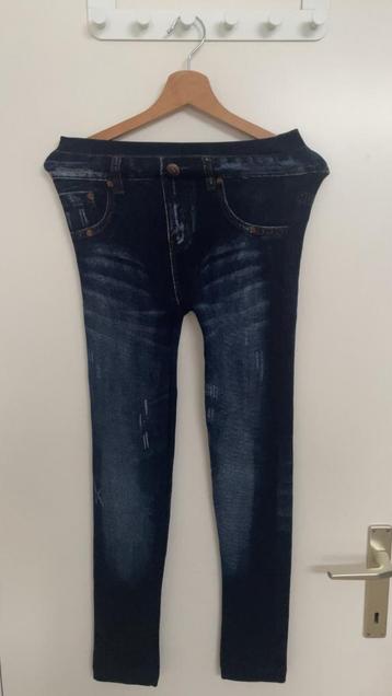 Legging slim femme – bleu foncé effet usé beschikbaar voor biedingen