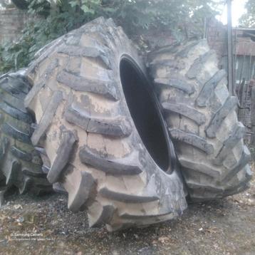 Koppel banden maat 580/70R42  met nog ruim 15mm klauw  in zg beschikbaar voor biedingen