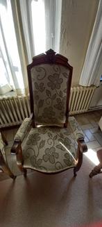 2 vintage armstoelen – klassiek model, stevige bekleding, Ophalen, Hout, Gebruikt, Minder dan 75 cm