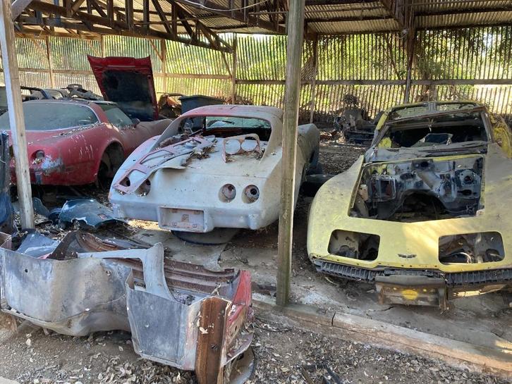 corvette ALLE  C3 parts uit het roestvrije california, Auto's, Chevrolet, Particulier, Corvette, Benzine, 2 deurs, Achterwielaandrijving