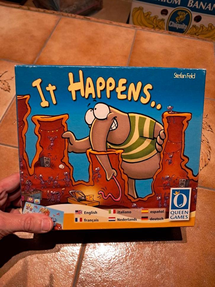 Het gebeurt - Queen Games - 2010, Hobby en Vrije tijd, Gezelschapsspellen | Bordspellen, Gebruikt, Drie of vier spelers, Vijf spelers of meer