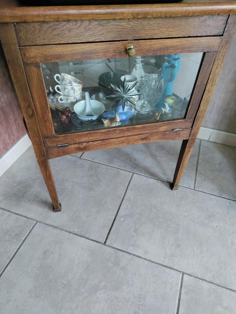 Antiek buffetkastje met gebogen glas, Antiek en Kunst, Antiek | Meubels | Kasten, Ophalen