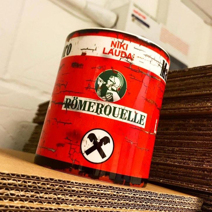 Niki Lauda Helmet mok Vintage olie F1 Autosport NIEUW, Collections, Marques automobiles, Motos & Formules 1, Neuf, ForTwo, Enlèvement ou Envoi