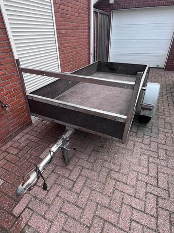 Enkelasser beschikbaar voor biedingen