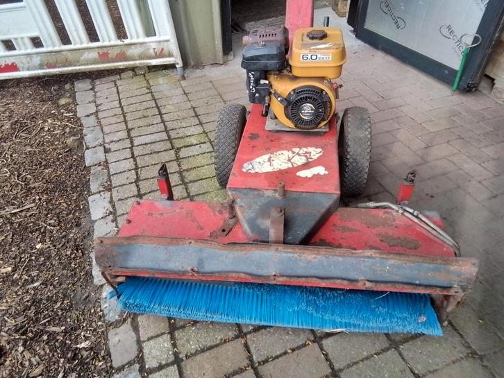 Borstelmachine, Jardin & Terrasse, Balayeurs, Enlèvement