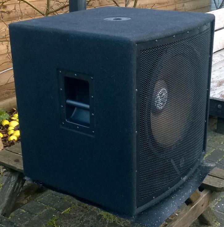 Luidspreker subs 18 inch 500-1000 Watt,  2 stuks, Audio, Tv en Foto, Luidsprekerboxen, Zo goed als nieuw, Subwoofer, 120 watt of meer
