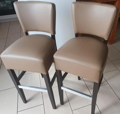 Chaise haute (2x) de bar, Huis en Inrichting, Barkrukken, Zo goed als nieuw, 90 cm of meer, Hout, Leer, Metaal, 2 krukken, Met voetsteun