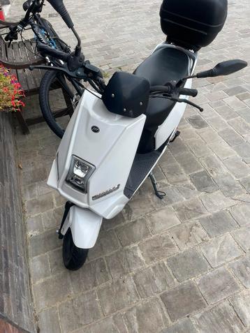 Elektrische scooter B klasse beschikbaar voor biedingen