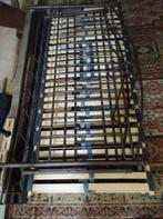 Twee persoonsbed met lattenbodem, Huis en Inrichting, Slaapkamer | Bedden, Ophalen, Zo goed als nieuw, 160 cm
