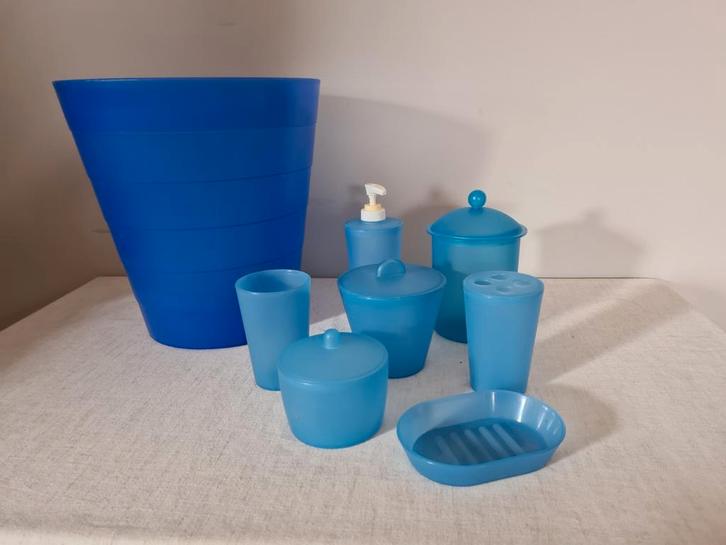 Blauwe badkamerset, 8 delig te koop in Balen, Huis en Inrichting, Badkamer | Badtextiel en Accessoires, Zo goed als nieuw, Overige typen