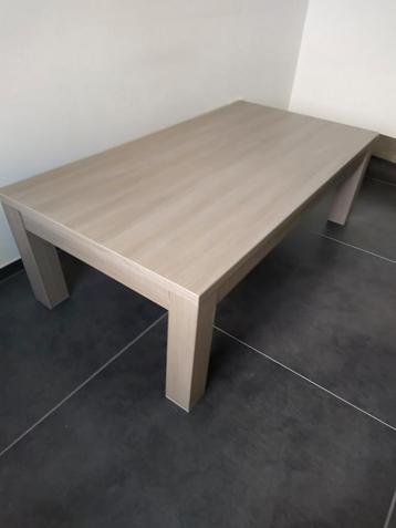 Salontafel beschikbaar voor biedingen