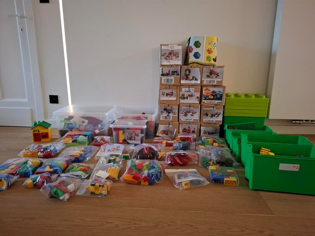 Lot duplo 45 setjes en 2 varia bakken, Enfants & Bébés, Jouets | Blocs de construction, Enlèvement ou Envoi