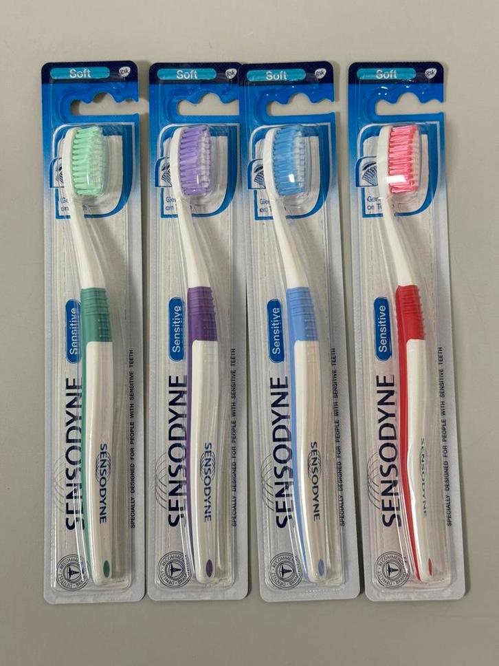 Sensodyne Tandenborstel SOFT Sensitive 4x tandenborstels set, Handtassen en Accessoires, Uiterlijk | Mondverzorging, Nieuw, Tandenborstel