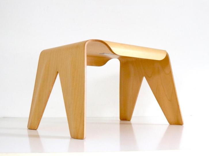 RARE Eames children's Chair / Tabouret Vitra 2004, Antiek en Kunst, Kunst | Designobjecten, Ophalen of Verzenden