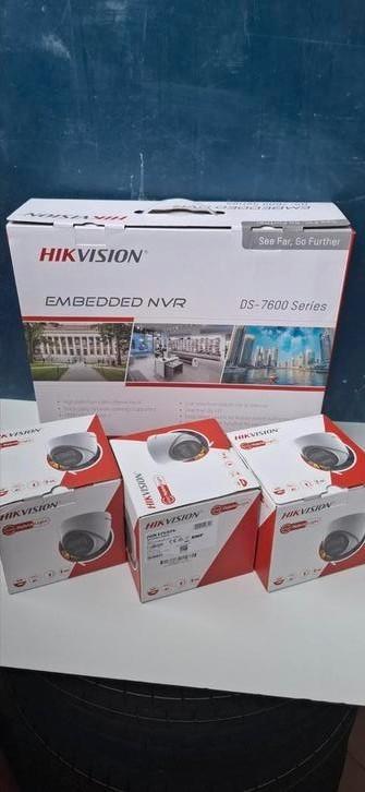 Hikvision DS-7616NI-Q2/16P NVR / PoE met 3x Hikvision 8Mp beschikbaar voor biedingen