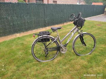 Damesfiets beschikbaar voor biedingen