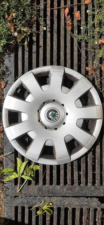 4 enjoliveurs Skoda beschikbaar voor biedingen
