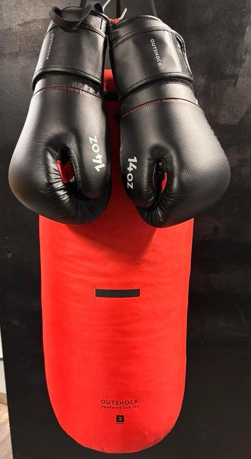 Boxe sac de frappe 14kg et gants, Sport en Fitness, Boksen, Zo goed als nieuw, Bokshandschoenen, Ophalen