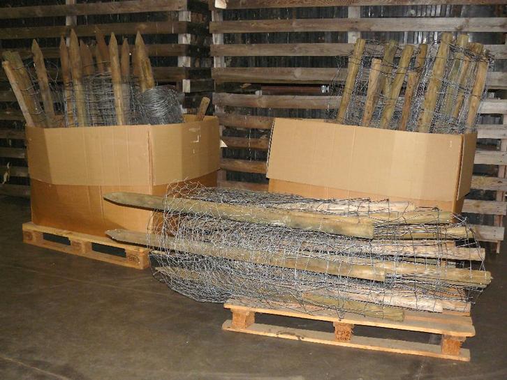 Omheining 50 meter schapendraad + 60 gedrenkte palen, Tuin en Terras, Gaas en Draad, Draad, Ophalen