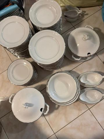 Servies MarieLuise beschikbaar voor biedingen