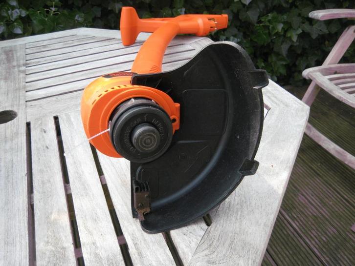 grastrimmer Black & Decker, Tuin en Terras, Grastrimmers, Zo goed als nieuw, Elektrisch, 10 tot 30 cm, Ophalen