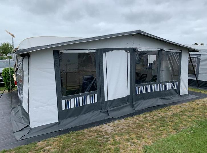 Caravan te huur in Bredene, Caravans en Kamperen, Voortenten en Luifels, Zo goed als nieuw, Ophalen