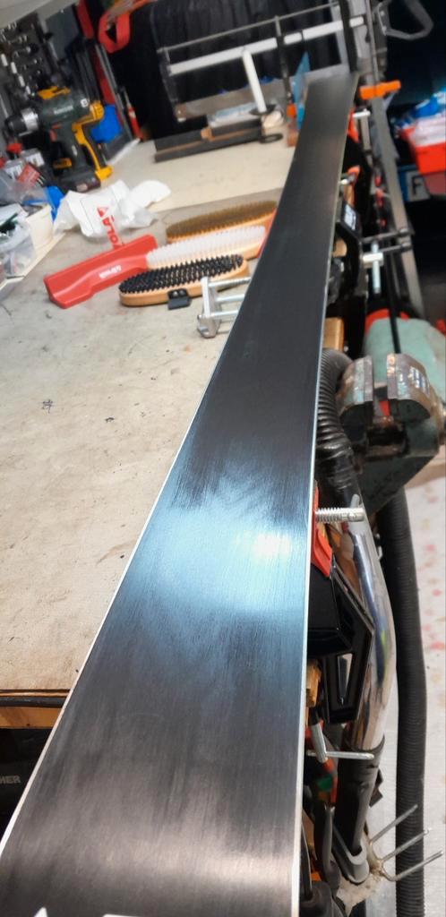 Waxen en slijpen van ski's en snowboards, Sport en Fitness, Skiën en Langlaufen, Zo goed als nieuw, Ski's, Ski, Ophalen of Verzenden