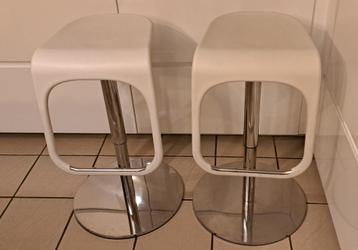 Lot de 2 tabourets de bar modernes, très bon état. beschikbaar voor biedingen