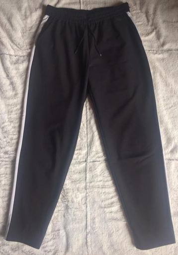 Losse broek met rechte pijpen van Only beschikbaar voor biedingen