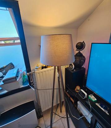 Mooie vloerlamp, perfecte staat! beschikbaar voor biedingen