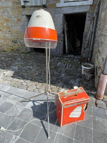 Vintage haardroger beschikbaar voor biedingen
