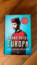 Ilja Leonard Pfeijffer - Grand Hotel Europa, Livres, Littérature, Comme neuf, Enlèvement ou Envoi, Ilja Leonard Pfeijffer