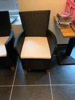 8 buitenstoelen ( zwart rottan) met wit kussentje, Ophalen, Zo goed als nieuw, Wit