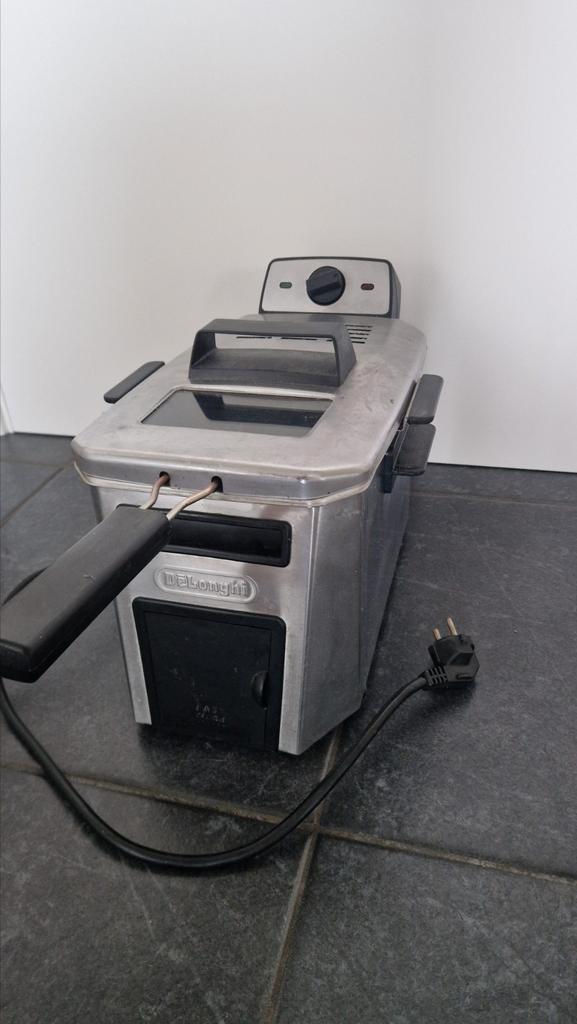 Delonghi frituurpan, nieuwprijs 120euro nu 25euro, Elektronische apparatuur, Frituurpannen, Gebruikt, Ophalen