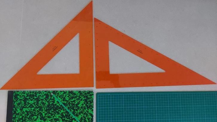 Architect mappen snijmat driehoeken tekenmateriaal, Hobby en Vrije tijd, Tekenen, Zo goed als nieuw, Overige typen, Ophalen of Verzenden