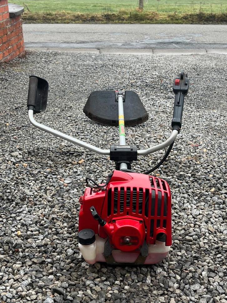 Débrousailleuse, Jardin & Terrasse, Débroussailleuses, Comme neuf, Essence, 10 à 30 cm, Enlèvement