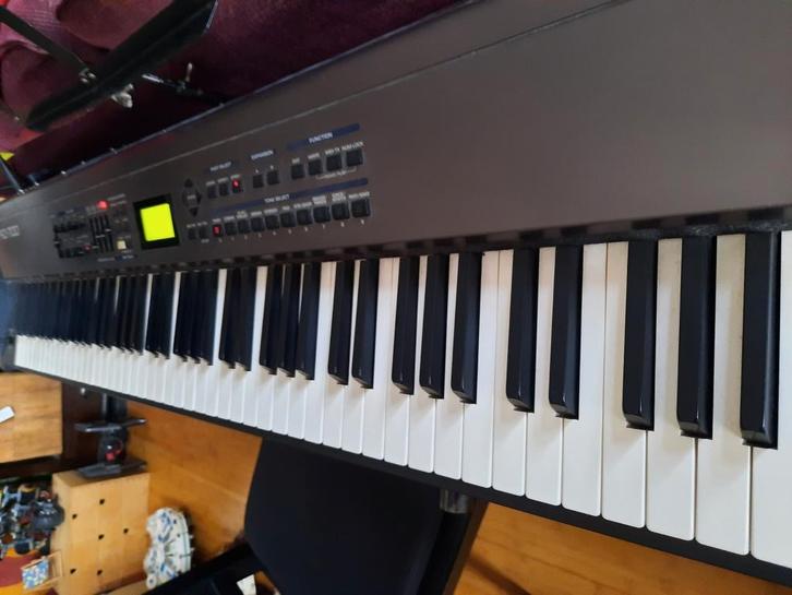 Roland RD700 stage piano, Muziek en Instrumenten, Keyboards, Gebruikt, Roland, Ophalen