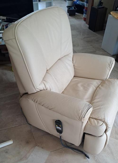 zetel in cremekleur leder, Huis en Inrichting, Zetels | Zetels, Gebruikt, Rechte bank, Driepersoons, 150 tot 200 cm, 75 tot 100 cm