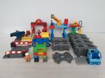 Lego Duplo 5609: Deluxe Train Set (zonder locomotief), Enfants & Bébés, Enlèvement ou Envoi, Utilisé, Duplo